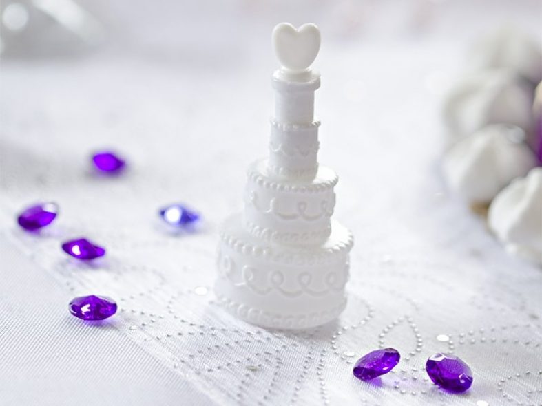 Detail svatebního bublifuku ve tvaru dortu