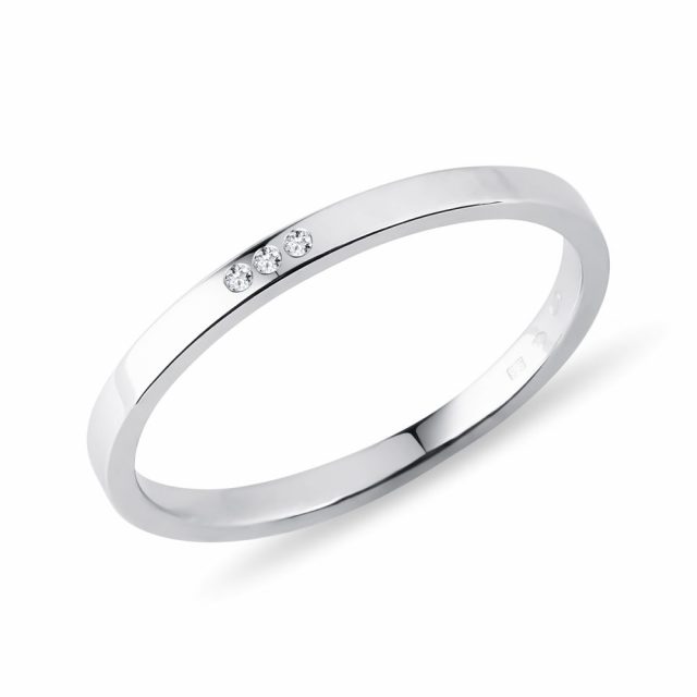 Snubní prsten z bílého zlata se třemi diamanty KLENOTA