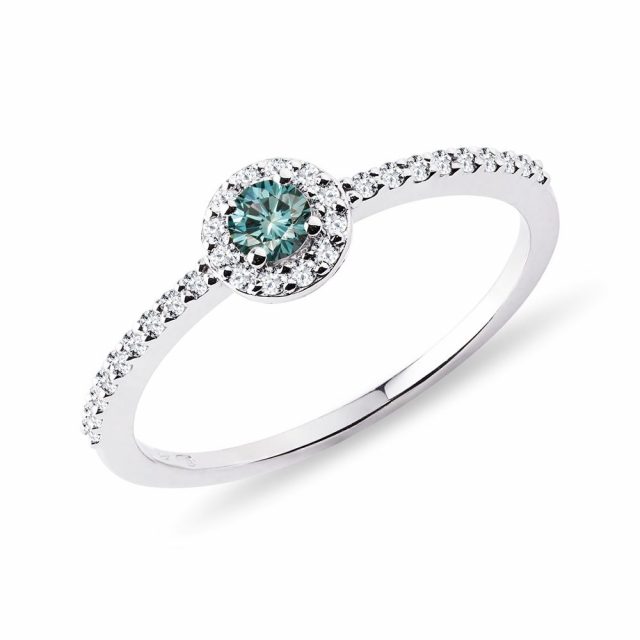 Zásnubní prsten s modrým diamantem KLENOTA