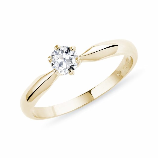 Zásnubní prsten ze žlutého zlata s briliantem KLENOTA