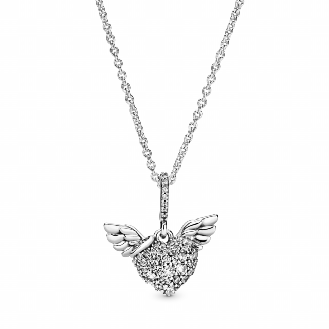 PANDORA náhrdelník Pavé srdce s andělskými křídly 398505C01
