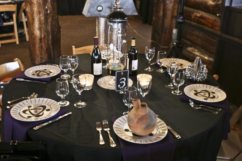 Černo-fialová svatební tabule