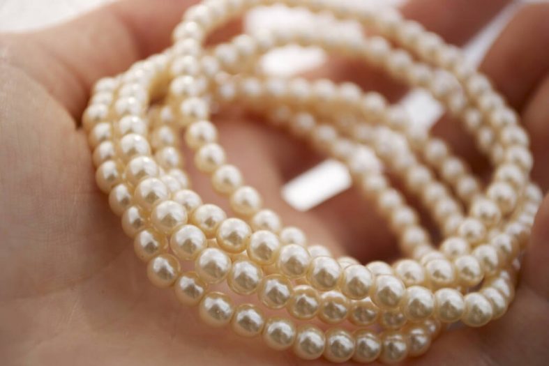 Imitace perlového náhrdelníku