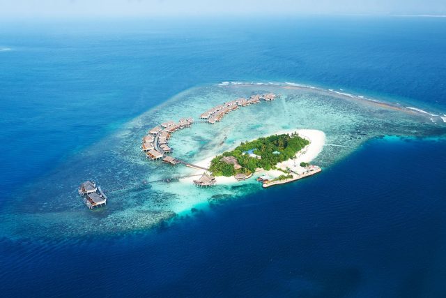 Korálové atoly na Maledivách