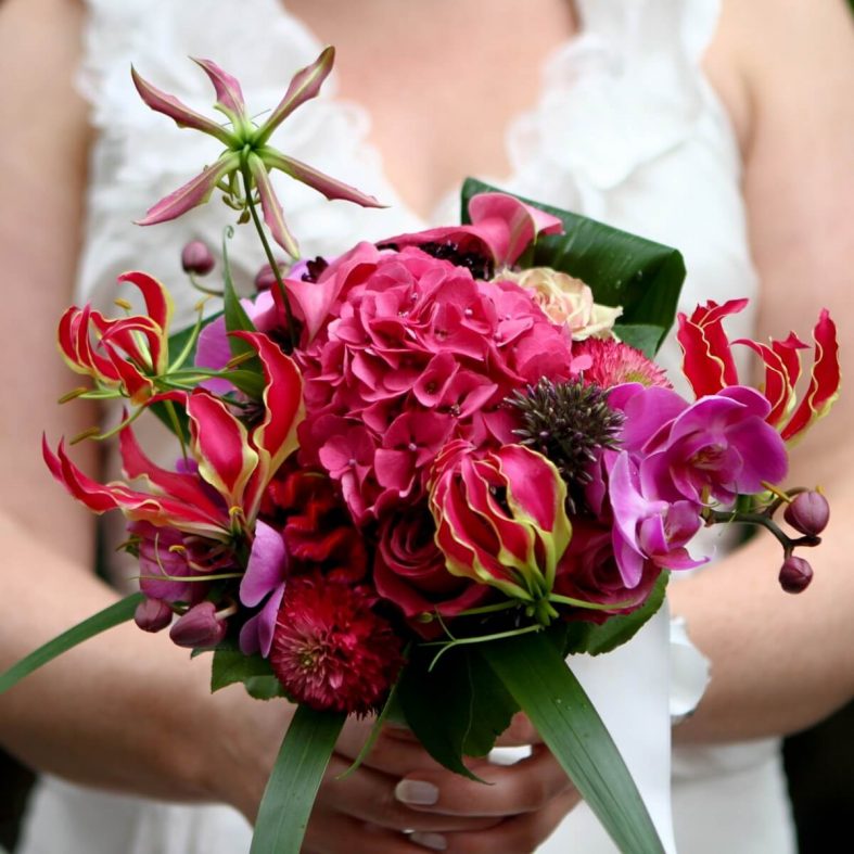 Kulatá svatební kytice
