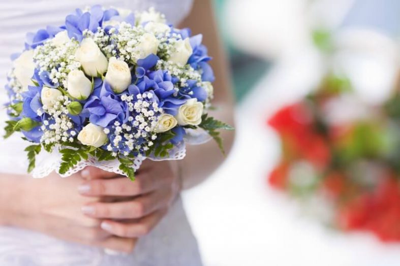 Modro-bílá svatební kytice