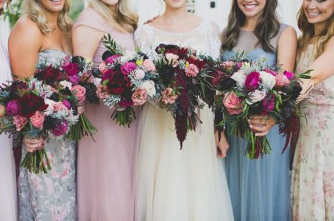 Šaty pro družičky, víte, jak je sladit?